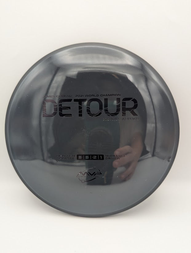 Detour (Neutron Plastic) 5/5/-2/1